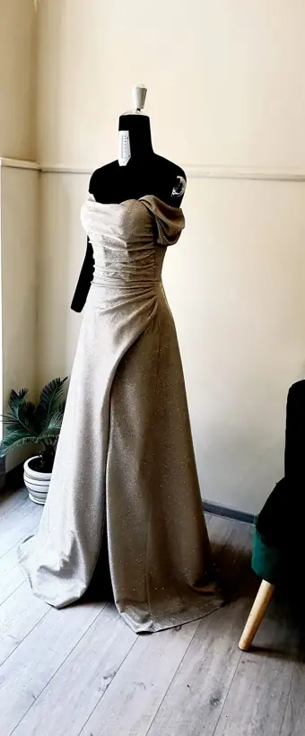 Rochie din lurex argintiu lucrată la comandă