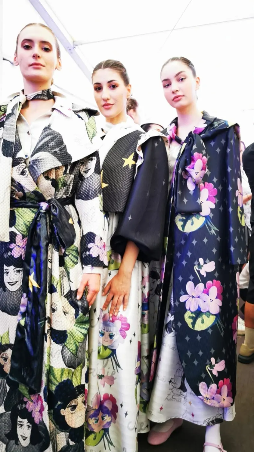 Modele pe podium la Fashion Week Iași 2024